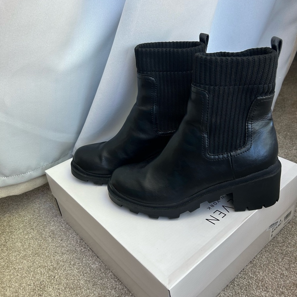 Steven black leather boots